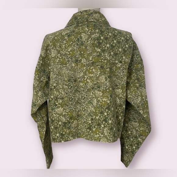 Wild Fable Cropped Floral Oversized Jean Jacket Green Floral Print NWT Retail$44 - Picture 7 of 9